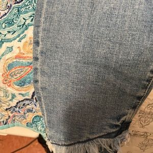 I am selling a pair of can lan jeans.